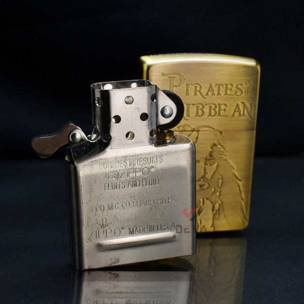 Zippo Thuyền Trưởng Jack Sparrow Cướp Biển Vùng Caribe ZN271