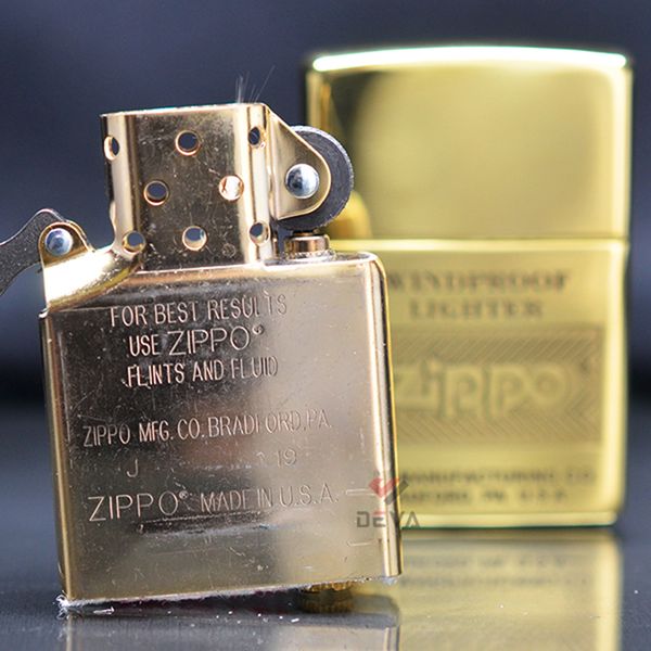 Zippo đồng windproof Z111