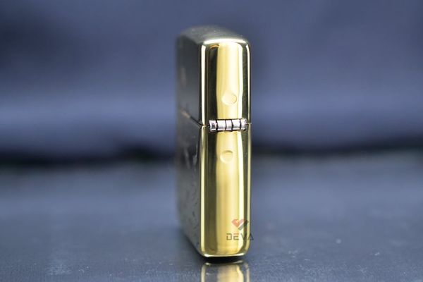 Zippo Cá Chép trong Đầm Sen ZN155