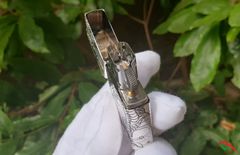 Zippo bạc khắc hình cá chép ZN172