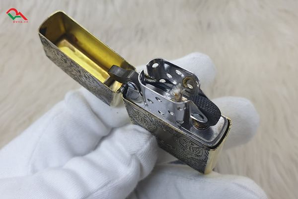 Zippo Khắc Sâu Hổ Phong Thủy ZN213