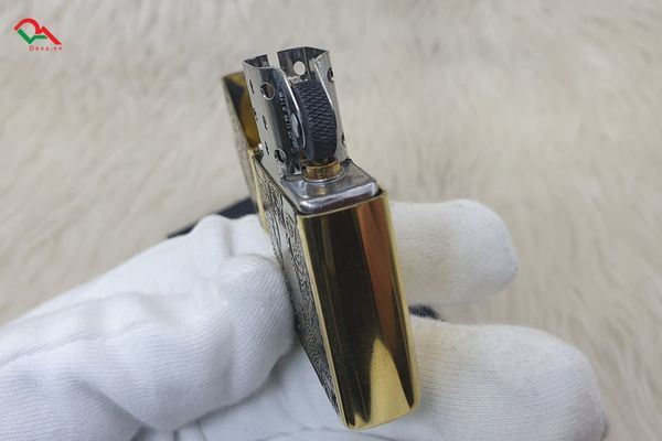 Zippo Khắc Sâu Hổ Phong Thủy ZN213