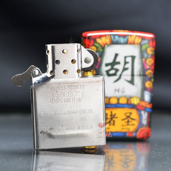 Zippo Hộp Mica Sơn Chủ Đề Quân Bài May Mắn ZN193