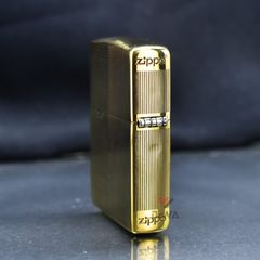 Zippo Khắc Các Đường Kẻ Sọc Ngang Dọc ZN393