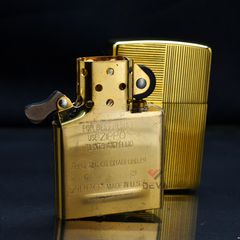 Zippo Khắc Các Đường Kẻ Sọc Ngang Dọc ZN393