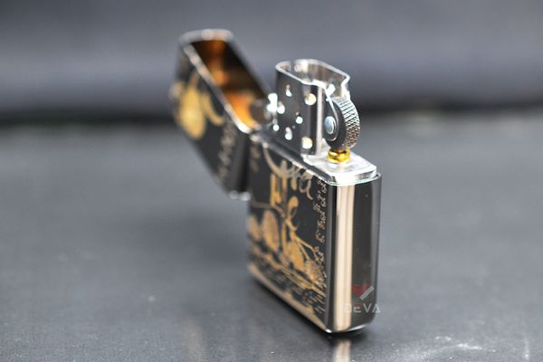 Zippo chủ đề cha mẹ màu đen Titan ZK79