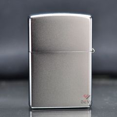 Zippo khắc hình xúc xắc mạ satin Z208