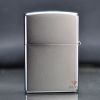 Zippo khắc hình xúc xắc mạ satin Z208