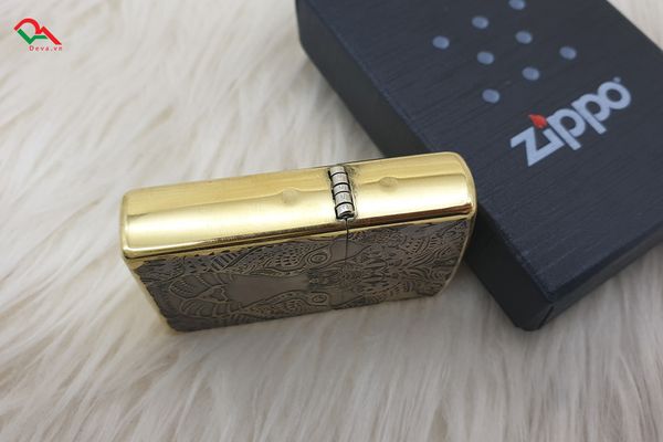 Zippo Khắc Sâu Hổ Phong Thủy ZN213