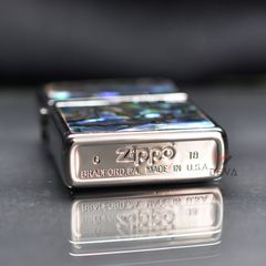 Zippo Viền Bạc Hoa Văn Khảm Trai ZN195