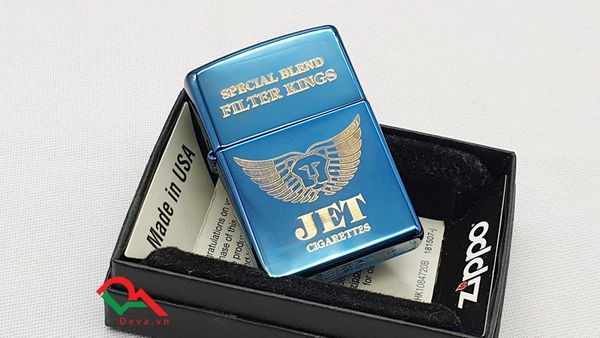 Logo Jet mạ vàng trên nền xanh ZK43