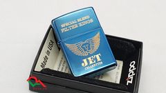 Logo Jet mạ vàng trên nền xanh ZK43