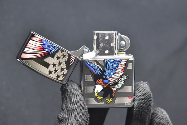 Zippo mạ Chrome hình Lá Cờ và Biểu Tượng Đại Bàng Mỹ Z372
