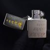Zippo Mạ Satin Khắc Chuỗi Logo Và Ngọn Lửa Biểu Tượng ZK45