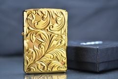 Zippo Armor mạ vàng hoa văn cổ điển ZN317
