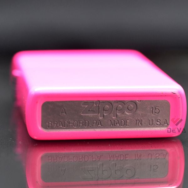 Zippo màu hồng nhạt neon 28886 mã ZT04