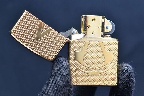 Zippo Assassins creed Armor Z250