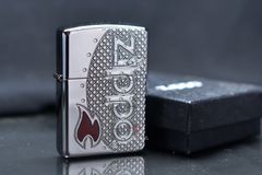 Zippo Armor Khắc Chủ Đề Flame Emblem Z403
