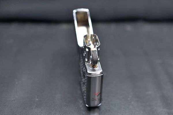 Zippo Armor Khắc Chủ Đề Flame Emblem Z403