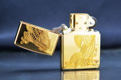 Bật lửa Zippo khắc CNC cá chép Z167