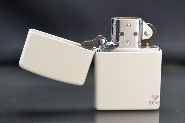 Zippo sơn trắng trơn ZT05
