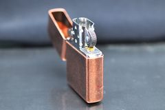 Zippo mạ đồng đỏ antique Copper Z204