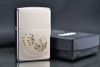 Zippo khắc hình xúc xắc mạ satin Z208