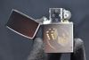 Zippo khắc hình xúc xắc mạ satin Z208