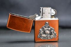 Bật lửa zippo Mỹ hình phật Di Lặc  Z76