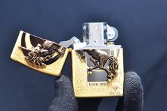 Bật lửa zippo chính hãng hình ngựa Unicorn Gold Z38