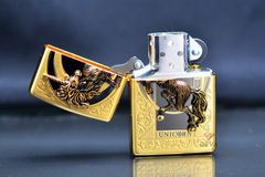 Bật lửa zippo chính hãng hình ngựa Unicorn Gold Z38