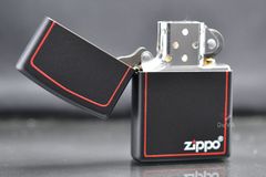 Zippo sơn đen kẻ đỏ ZT55