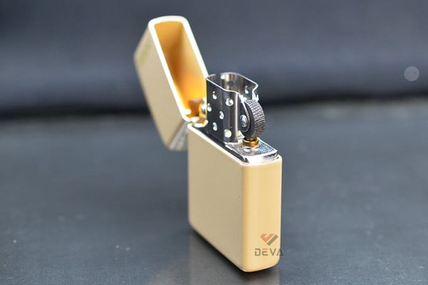 Zippo Sơn Màu Cát In Logo Zippo ZT17