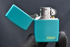 Zippo Sơn Màu Ngọc Lam In Logo Zippo Flat Turquoise ZT18