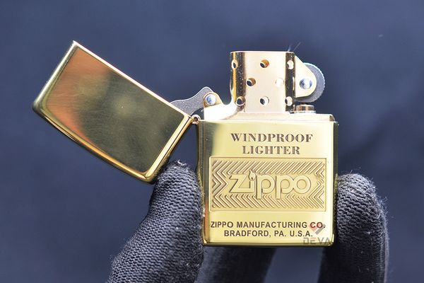 Zippo đồng windproof Z111