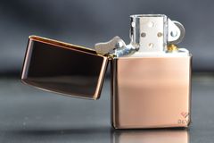 Zippo Vàng Hồng Trơn Bóng Rose Gold ZT12