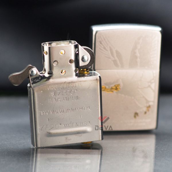 Zippo Mạ Satin Khắc Hình Đại Bàng Cách Điệu Eagle Z41
