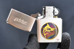 Zippo Bạc Ốp Emblem Đổi Màu Theo Nhiệt Độ ZN360