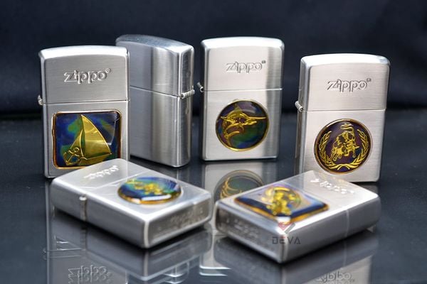 Zippo Bạc Ốp Emblem Đổi Màu Theo Nhiệt Độ ZN360