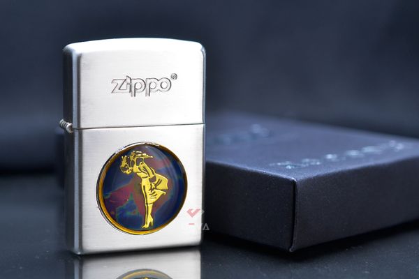 Zippo Bạc Ốp Emblem Đổi Màu Theo Nhiệt Độ ZN360