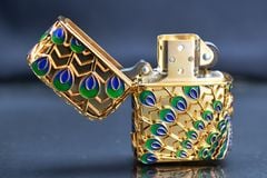 Zippo Bọc Vàng Chủ Đề Khổng Tước Phú Quý ZN359