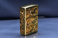 Zippo Bọc Phù Điêu Long Mã Mạ Vàng ZN382