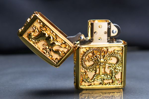 Zippo Bọc Phù Điêu Long Mã Mạ Vàng ZN382
