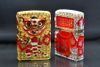 Zippo Bọc Lưới Vàng Ốp Chủ Đề Múa Lân ZN377