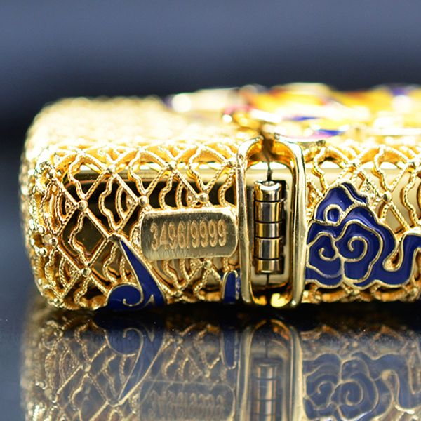 Zippo Mỹ xuất Nhật bọc vàng ốp Trâu Chiến dạ quang ZN340