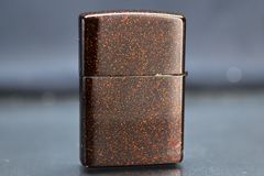 Zippo Sơn Mài In Chủ Đề Trâu Vàng ZN368