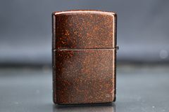 Zippo Sơn Mài In Chủ Đề Hổ Gầm ZN366