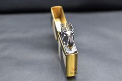 Zippo Vòng Xoáy Khảm Trai ZN381