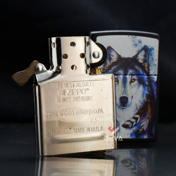 Zippo Chủ Đề Tác Phẩm Chó Sói Của Lindsay Kivi Z96