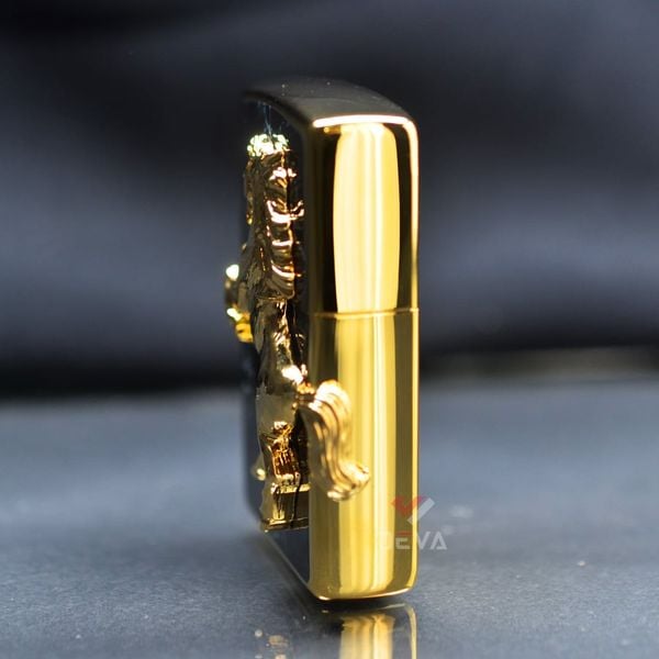 Zippo Ốp Cẩm Thạch Đen Ngựa Nổi Mạ Vàng ZN115